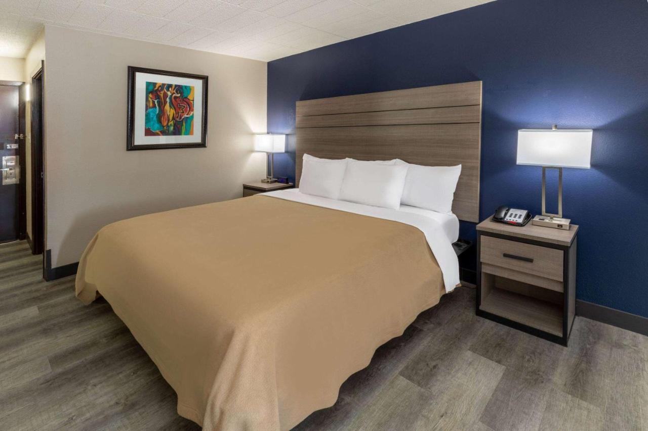 فندق Baymont By Wyndham لاريدو المظهر الخارجي الصورة