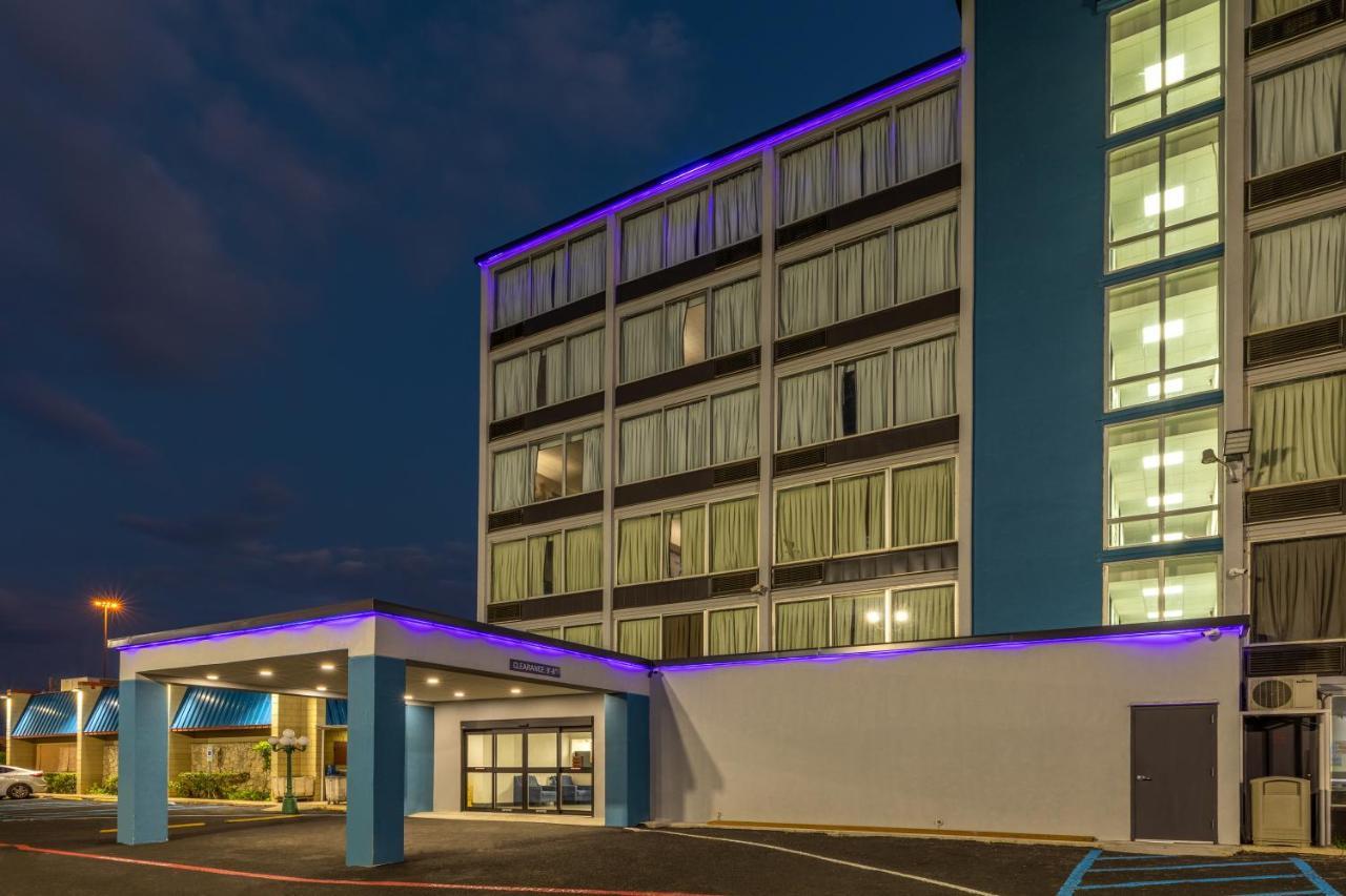 فندق Baymont By Wyndham لاريدو المظهر الخارجي الصورة