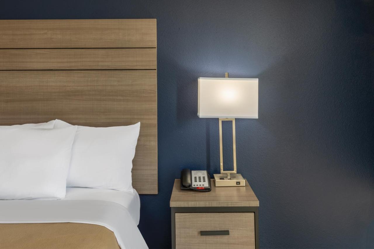 فندق Baymont By Wyndham لاريدو المظهر الخارجي الصورة